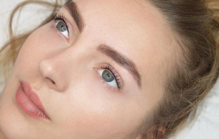 Épilation des sourcils à la libanaise : secrets et tendances de cette