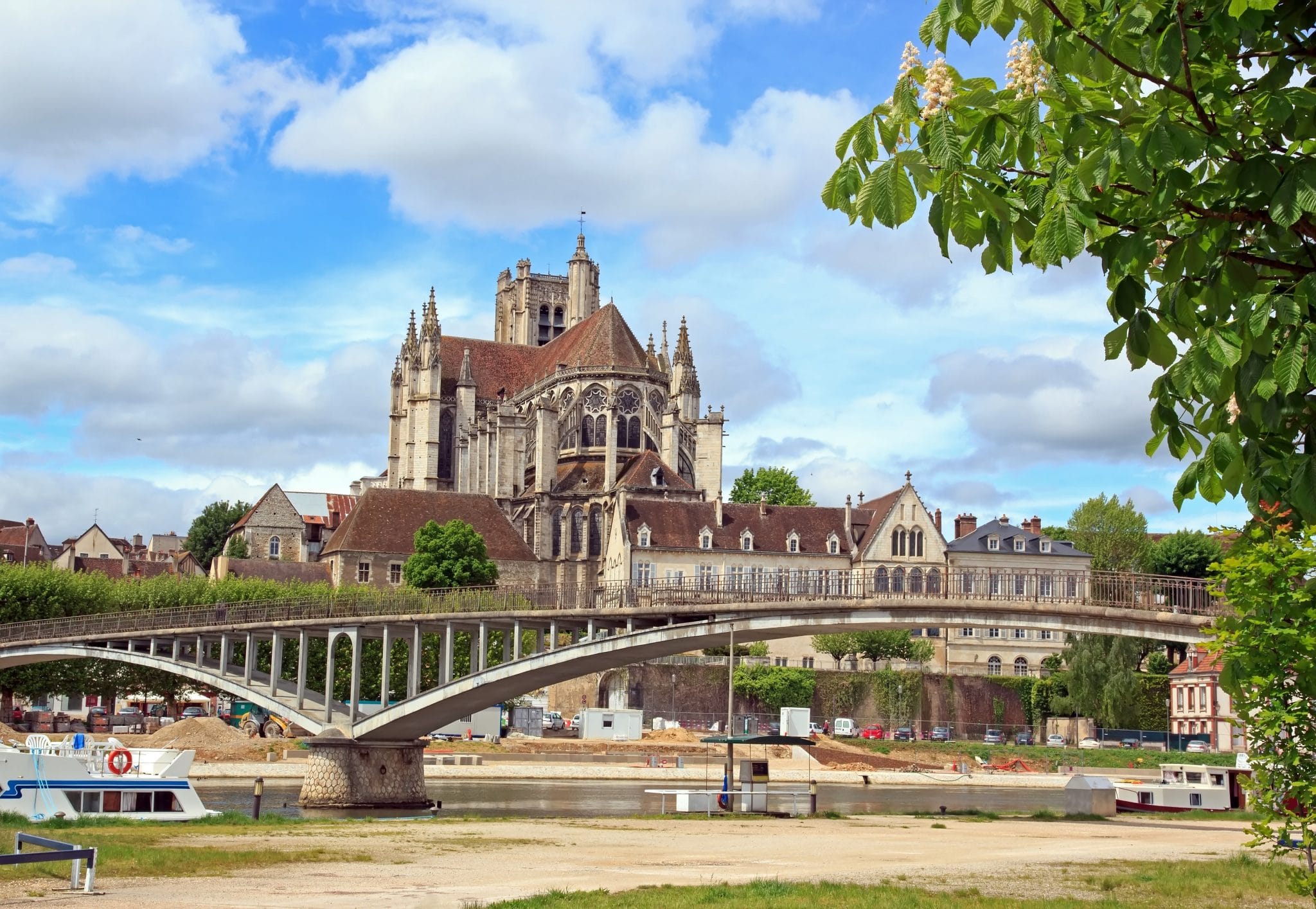 Explorez Auxerre Découvrez les incontournables ! Guide des activités Explorez Auxerre Découvrez les incontournables ! Guide des activités