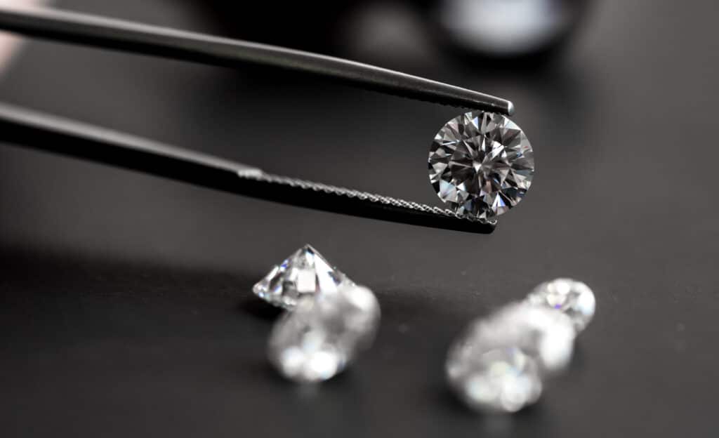 Comment reconnaître un vrai diamant d’une contrefaçon ?