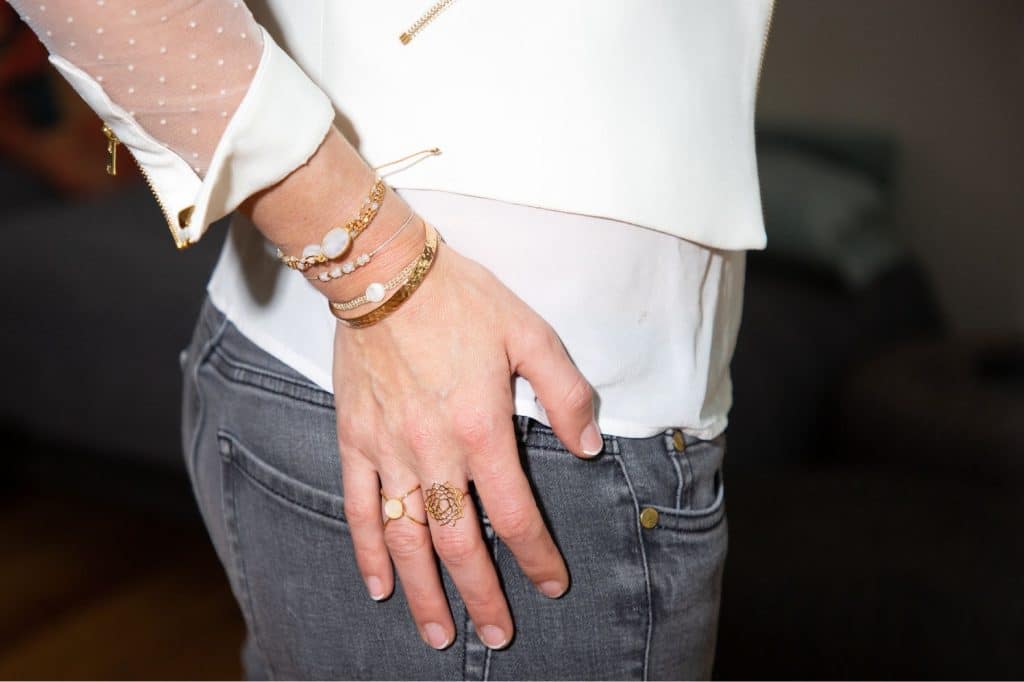accumulation de bracelet