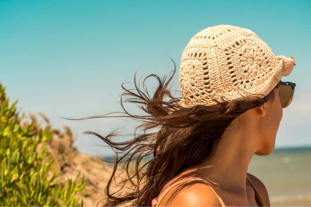 chapeau cloche en crochet pour femme